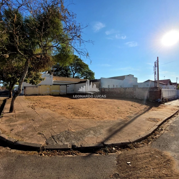 TERRENO DE 240 M² DISPONÍVEL PARA VENDA NO BAIRRO LABIENOPOLIS.