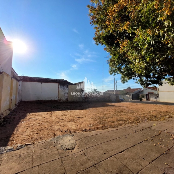 TERRENO DE 240 M² DISPONÍVEL PARA VENDA NO BAIRRO LABIENOPOLIS.: 3ª foto da galeria de imagens do imóvel