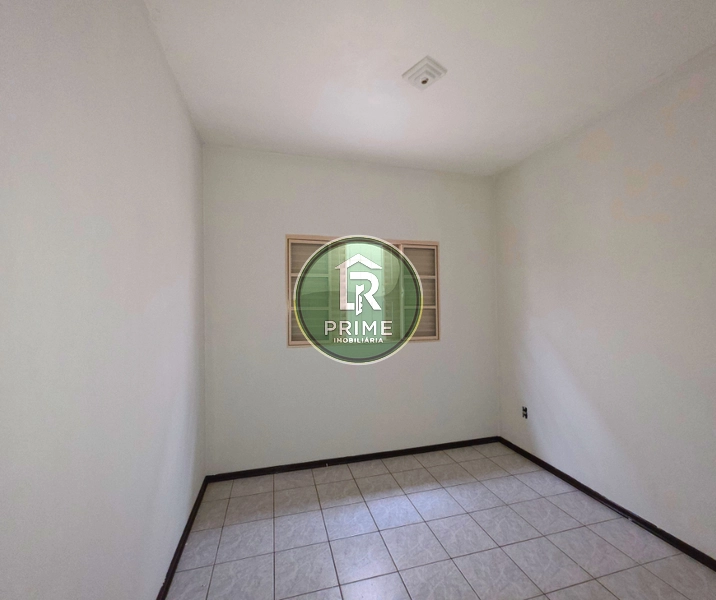 CASA DE TRÊS DORMITÓRIOS DISPONÍVEL PARA VENDA NO BAIRRO NOVA GARÇA.: 8ª foto da galeria de imagens do imóvel