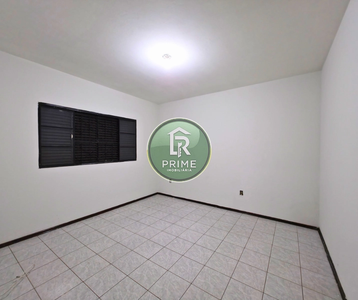 CASA DE TRÊS DORMITÓRIOS DISPONÍVEL PARA VENDA NO BAIRRO NOVA GARÇA.: 9ª foto da galeria de imagens do imóvel