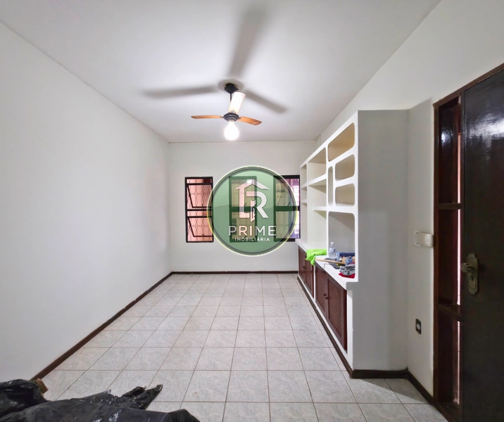 CASA DE TRÊS DORMITÓRIOS DISPONÍVEL PARA VENDA NO BAIRRO NOVA GARÇA.: 4ª foto da galeria de imagens do imóvel