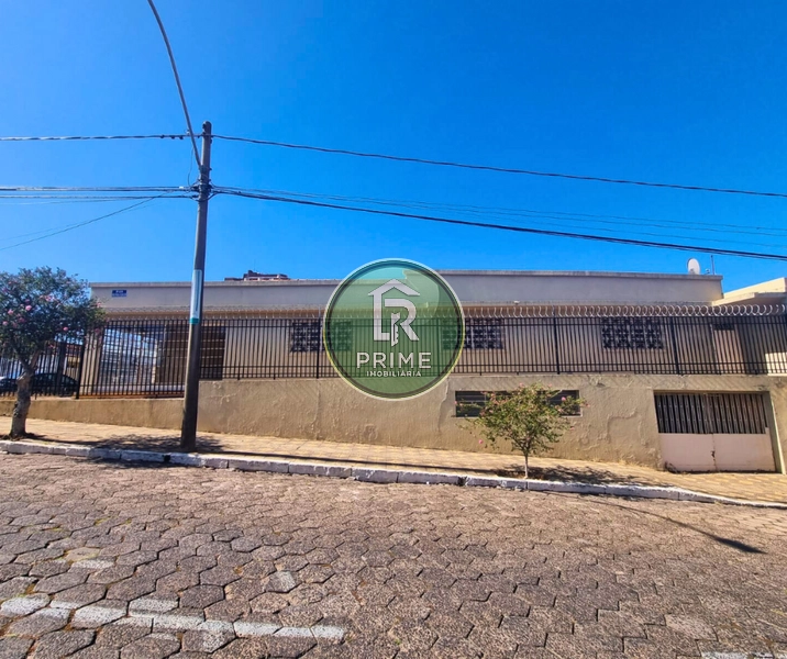 CASA DISPONÍVEL PARA LOCAÇÃO NO CENTRO COM 03 DORMITORIOS.: 2ª foto da galeria de imagens do imóvel