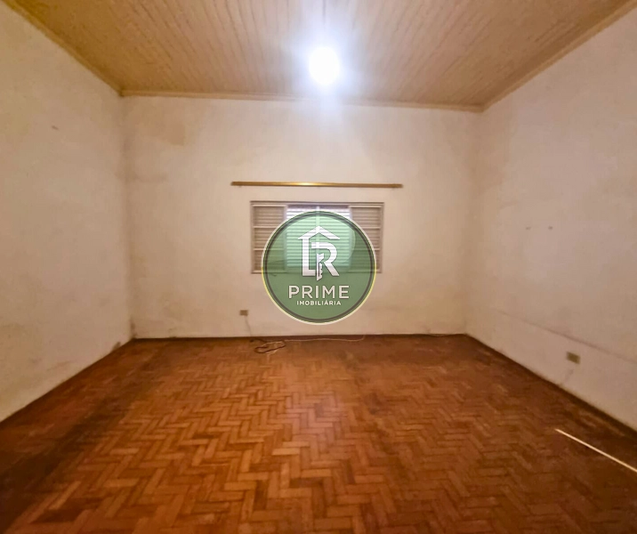 CASA DISPONÍVEL PARA LOCAÇÃO COM TRÊS DORMITÓRIOS NO CENTRO DA CIDADE.: 8ª foto da galeria de imagens do imóvel