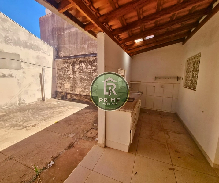 CASA DISPONÍVEL PARA LOCAÇÃO COM TRÊS DORMITÓRIOS NO CENTRO DA CIDADE.: 10ª foto da galeria de imagens do imóvel