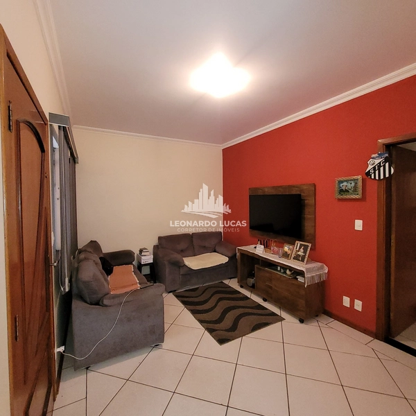 CASA À VENDA COM TRÊS DORMITÓRIOS SENDO UMA SUÍTE NO JARDIM BRASIL: 3ª foto da galeria de imagens do imóvel