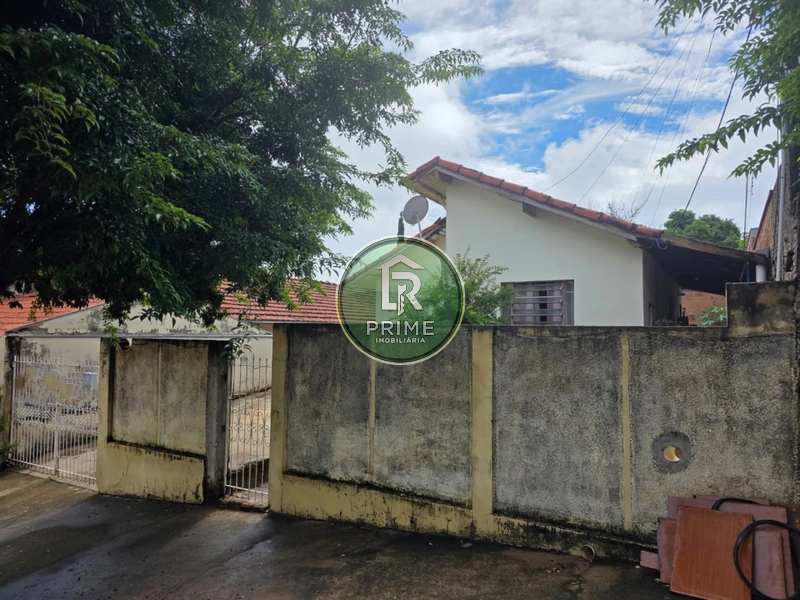 CASA COM 02 DORMITÓRIOS À VENDA NO BAIRRO GARÇA I