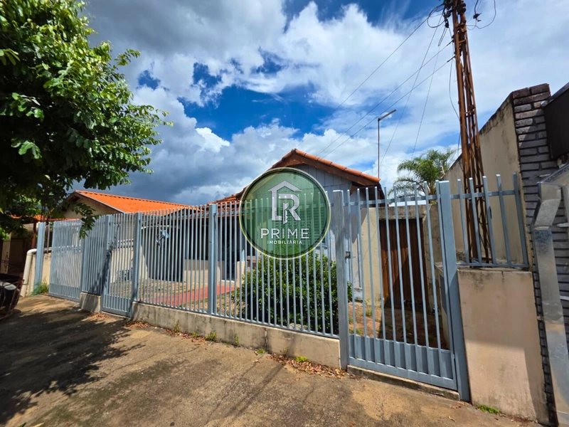 IMÓVEL COM DUAS CASAS À VENDA NO BAIRRO LABIENÓPOLIS