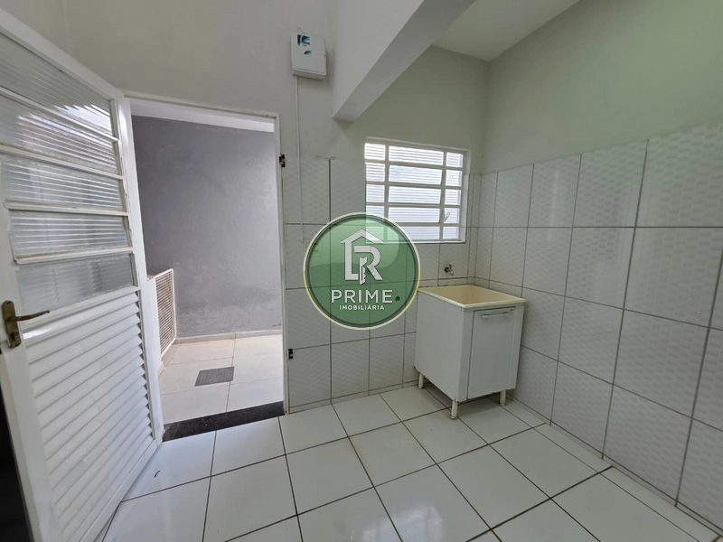 CASA COM 02 SUÍTES PARA LOCAÇÃO NO CENTRO – R$ 1.800 + IPTU: 11ª foto da galeria de imagens do imóvel