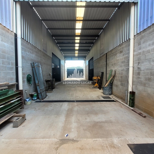 BARRACÃO INDUSTRIAL À VENDA COM 730,00 M² NO DISTRITO INDUSTRIAL.: 2ª foto da galeria de imagens do imóvel