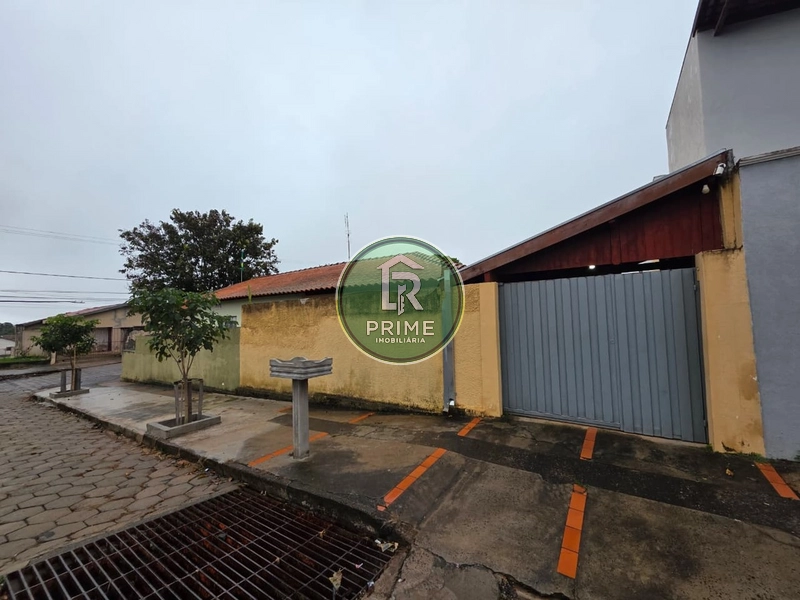 CASA COM 03 DORMITÓRIOS À VENDA NO BAIRRO MARIANA: 3ª foto da galeria de imagens do imóvel