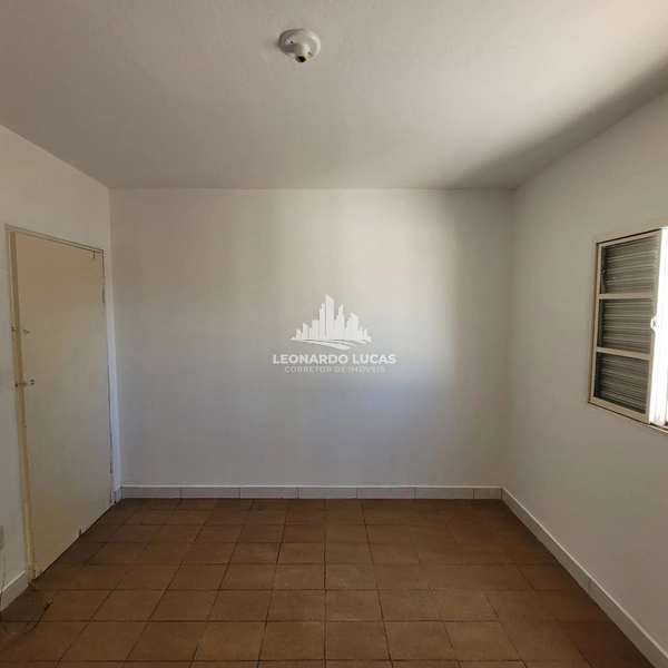 CASA DISPONÍVEL À VENDA DE DOIS DORMITÓRIOS NO BAIRRO LABIENOPOLIS: 3ª foto da galeria de imagens do imóvel