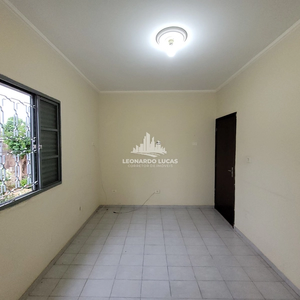 CASA À VENDA DE QUATRO DORMITÓRIOS NO BAIRRO REBELO: 4ª foto da galeria de imagens do imóvel