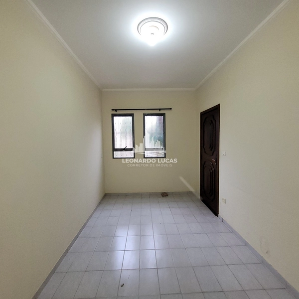 CASA À VENDA DE QUATRO DORMITÓRIOS NO BAIRRO REBELO: 3ª foto da galeria de imagens do imóvel