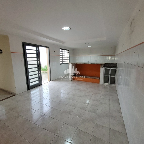 CASA À VENDA DE QUATRO DORMITÓRIOS NO BAIRRO REBELO: 9ª foto da galeria de imagens do imóvel