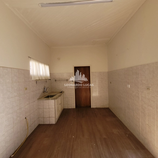 CASA DISPONÍVEL À VENDA COM QUATRO DORMITÓRIOS NO CENTRO DE GARÇA/SP: 8ª foto da galeria de imagens do imóvel