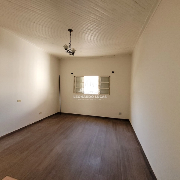 CASA DISPONÍVEL À VENDA COM QUATRO DORMITÓRIOS NO CENTRO DE GARÇA/SP: 5ª foto da galeria de imagens do imóvel