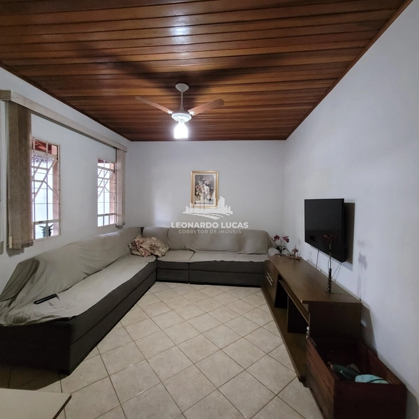 CASA À VENDA COM DOIS DORMITÓRIOS NO BAIRRO JARDIM PAINEIRAS.: 3ª foto da galeria de imagens do imóvel