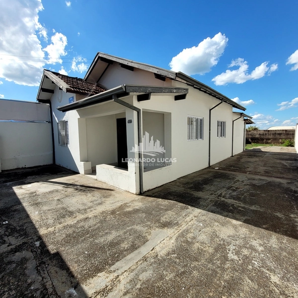 CASA À VENDA DE DOIS DORMITÓRIOS NO BAIRRO REBELO COM 400 M² TERRENO: 1ª foto da galeria de imagens do imóvel