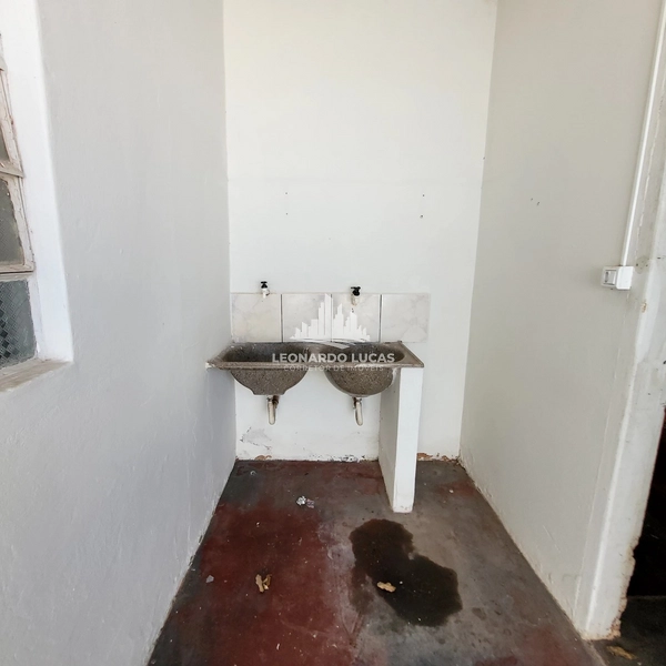 CASA À VENDA DE DOIS DORMITÓRIOS NO BAIRRO REBELO COM 400 M² TERRENO: 9ª foto da galeria de imagens do imóvel