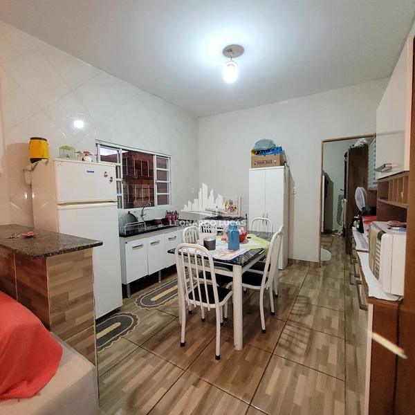 CASA À VENDA COM 2 DORMITÓRIOS NO JARDIM EUROPA POR R$ 175 MIL!: 3ª foto da galeria de imagens do imóvel
