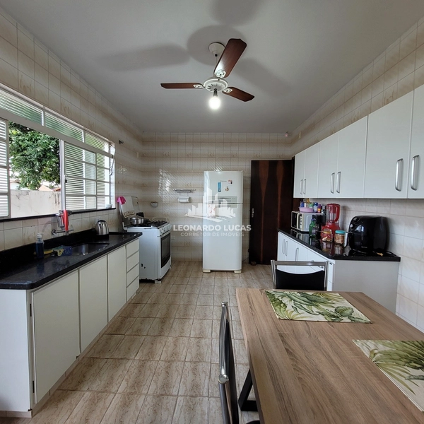 CASA À VENDA COM 03 DORMITÓRIOS NO BAIRRO CASCATA: 4ª foto da galeria de imagens do imóvel