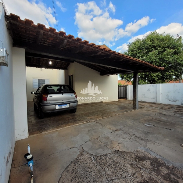 CASA À VENDA COM 03 DORMITÓRIOS NO BAIRRO CASCATA: 2ª foto da galeria de imagens do imóvel