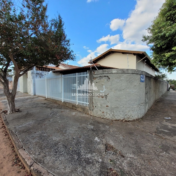 CASA À VENDA COM 03 DORMITÓRIOS NO BAIRRO CASCATA: 1ª foto da galeria de imagens do imóvel