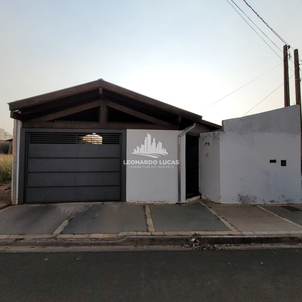 CASA À VENDA COM 03 DORMITÓRIOS NO BAIRRO JARDIM IMPERADOR!: 1ª foto da galeria de imagens do imóvel