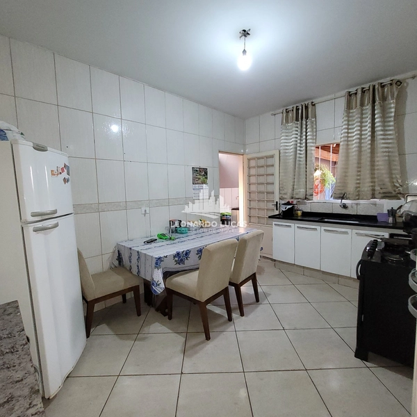 CASA À VENDA COM 03 DORMITÓRIOS NO BAIRRO JARDIM IMPERADOR!: 4ª foto da galeria de imagens do imóvel