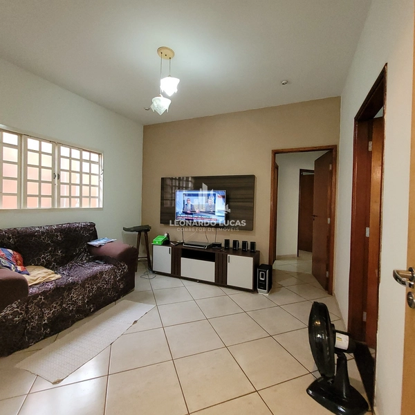 CASA À VENDA COM 03 DORMITÓRIOS NO BAIRRO JARDIM IMPERADOR!: 3ª foto da galeria de imagens do imóvel