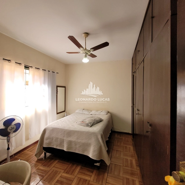 CASA RESIDENCIAL E COMERCIAL À VENDA NO CENTRO: 8ª foto da galeria de imagens do imóvel