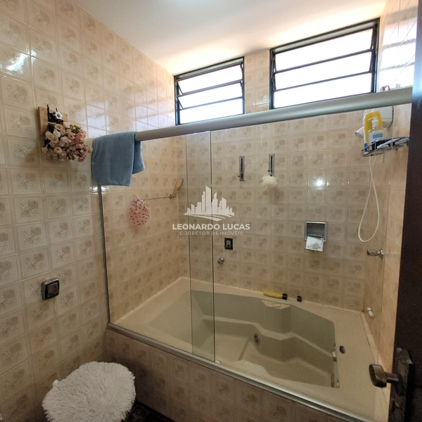 CASA RESIDENCIAL E COMERCIAL À VENDA NO CENTRO: 11ª foto da galeria de imagens do imóvel