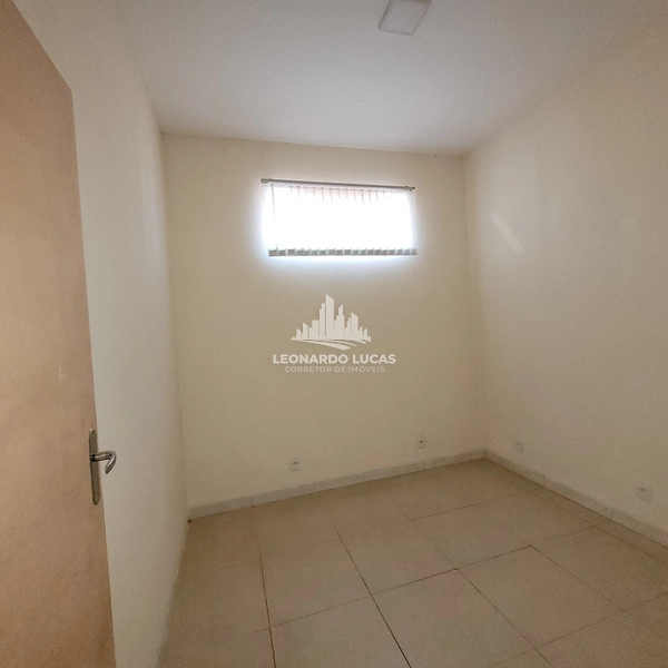 CASA RESIDENCIAL E COMERCIAL À VENDA NO CENTRO: 15ª foto da galeria de imagens do imóvel