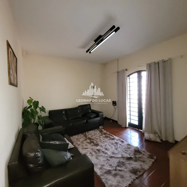 CASA RESIDENCIAL E COMERCIAL À VENDA NO CENTRO: 4ª foto da galeria de imagens do imóvel