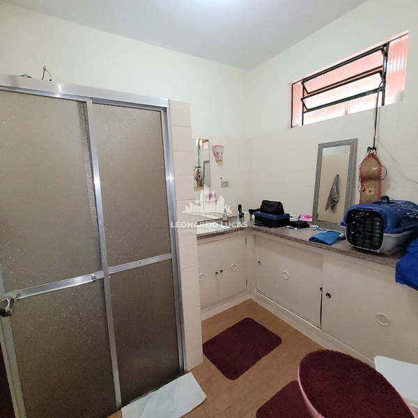 CASA RESIDENCIAL E COMERCIAL À VENDA NO CENTRO: 7ª foto da galeria de imagens do imóvel