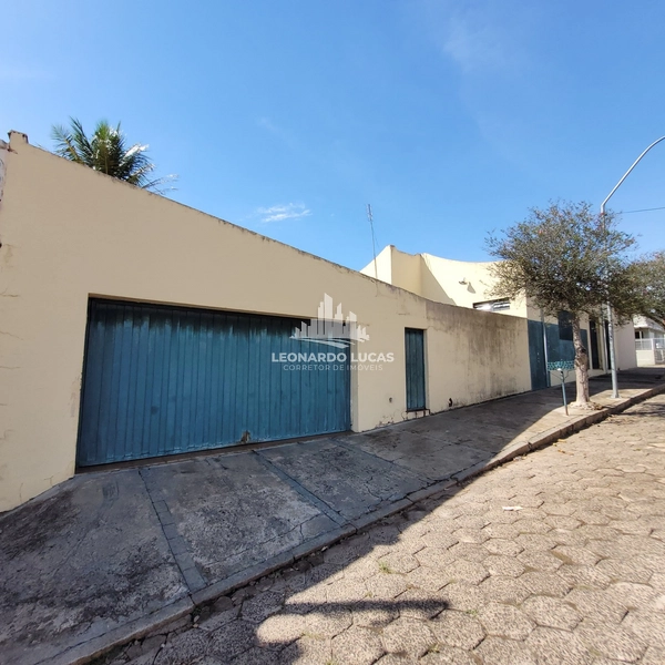 CASA RESIDENCIAL E COMERCIAL À VENDA NO CENTRO: 2ª foto da galeria de imagens do imóvel
