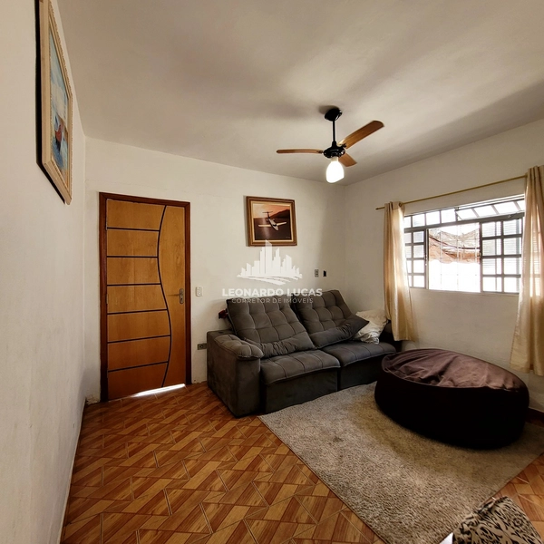 DUAS CASAS NO MESMO TERRENO PARA VENDA, SENDO UMA COM TRÊS DORMITÓRIOS: 4ª foto da galeria de imagens do imóvel