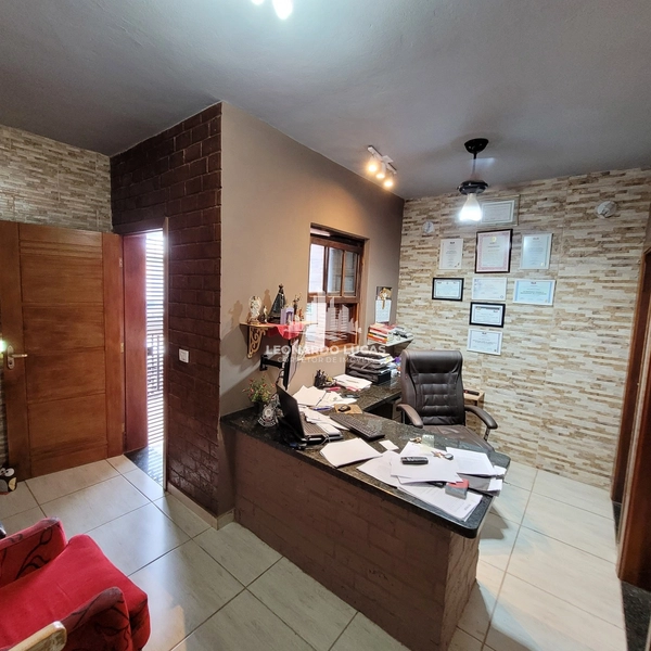 CASA À VENDA NO BAIRRO ARACELI: 3ª foto da galeria de imagens do imóvel
