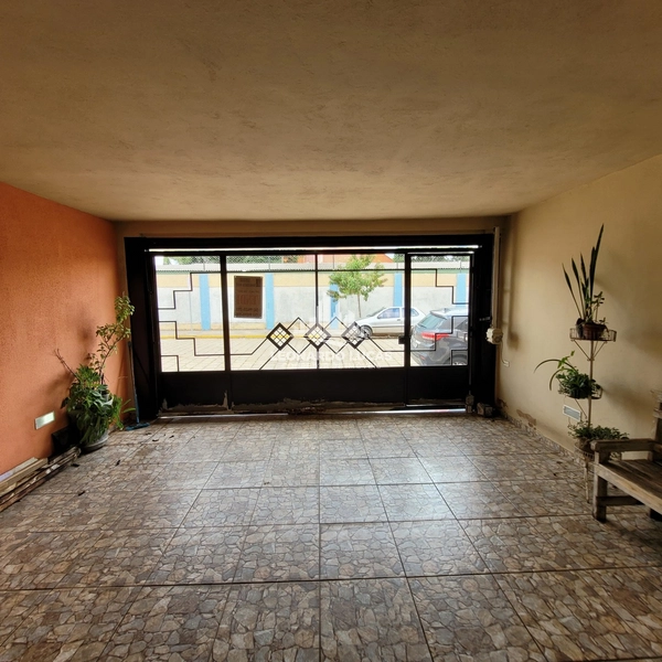 CASA À VENDA NO BAIRRO ARACELI: 2ª foto da galeria de imagens do imóvel