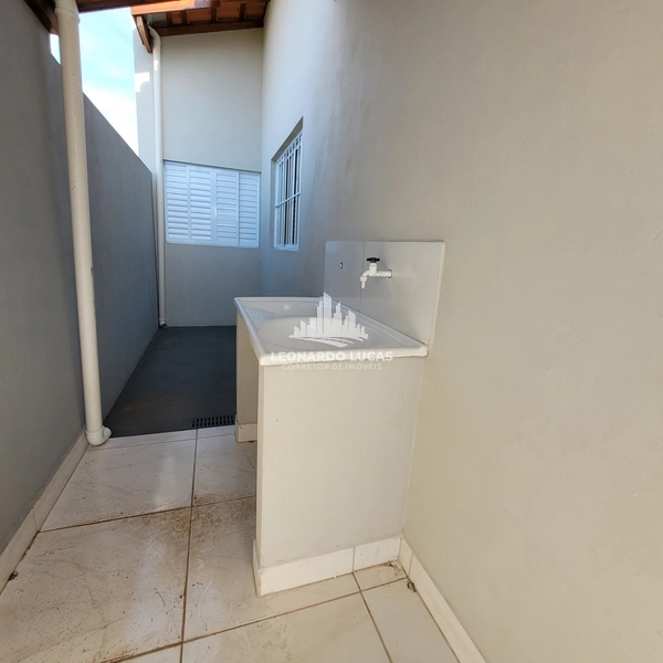 CASA À VENDA COM 02 DORMS. NO BAIRRO ECOVILLE.: 8ª foto da galeria de imagens do imóvel