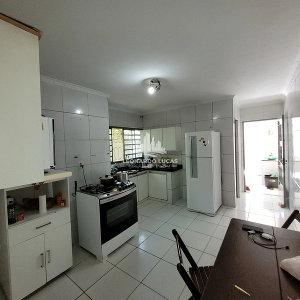 CASA COM 03 DORMS. À VENDA NO BAIRRO FREI AURÉLIO.: 5ª foto da galeria de imagens do imóvel