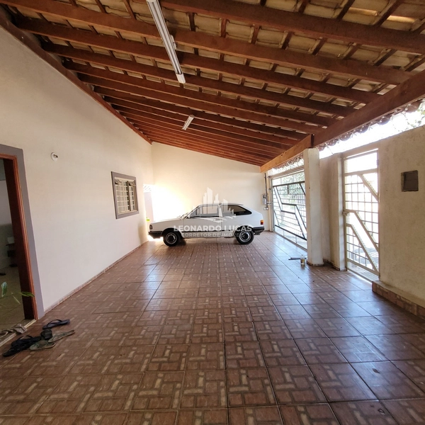 CASA COM 03 DORMS. À VENDA NO BAIRRO FREI AURÉLIO.: 2ª foto da galeria de imagens do imóvel