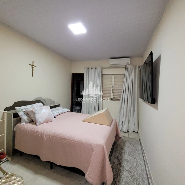 CASA COM 04 DORMS. SENDO UMA SUITE À VENDA NO CENTRO DE GARÇA/SP.: 9ª foto da galeria de imagens do imóvel