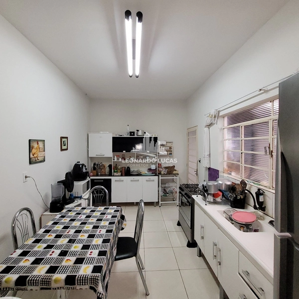 CASA DISPONÍVEL PARA VENDA COM TRÊS DORMITÓRIOS NO BAIRRO REBELO.: 4ª foto da galeria de imagens do imóvel