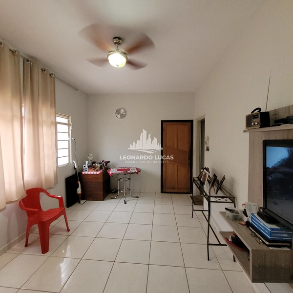 CASA DISPONÍVEL PARA VENDA COM TRÊS DORMITÓRIOS NO BAIRRO REBELO.: 3ª foto da galeria de imagens do imóvel