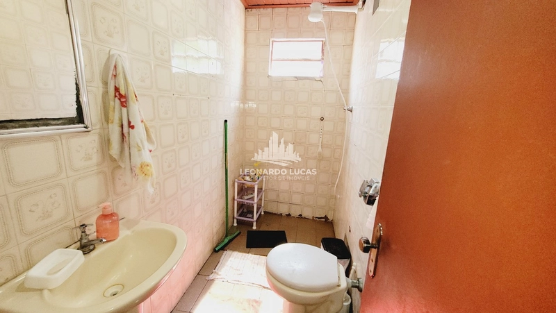 CASA À VENDA COM 03 DORMS. E EDICULA NOS FUNDOS NO BAIRRO REBELO.: 11ª foto da galeria de imagens do imóvel