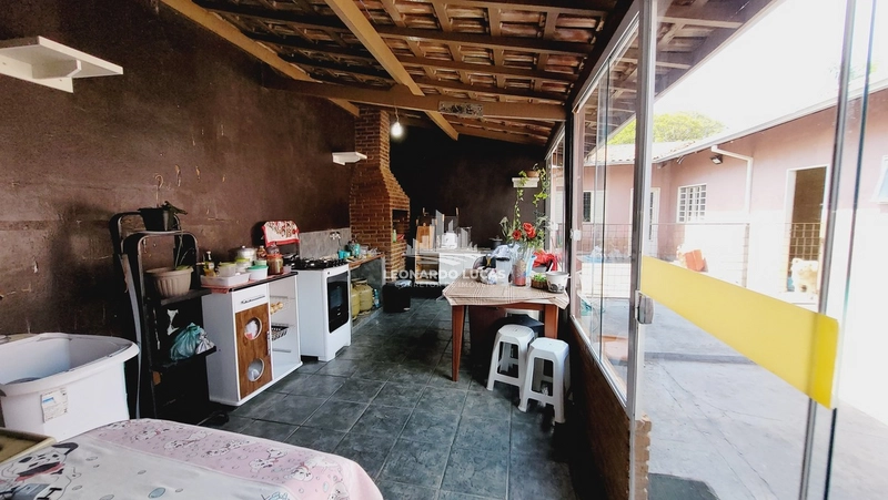 CASA À VENDA COM 03 DORMS. E EDICULA NOS FUNDOS NO BAIRRO REBELO.: 12ª foto da galeria de imagens do imóvel