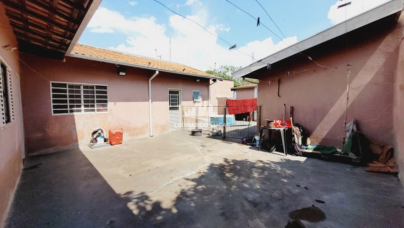 CASA À VENDA COM 03 DORMS. E EDICULA NOS FUNDOS NO BAIRRO REBELO.: 14ª foto da galeria de imagens do imóvel