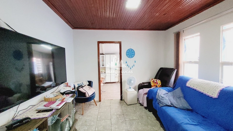 CASA À VENDA COM 03 DORMS. E EDICULA NOS FUNDOS NO BAIRRO REBELO.: 6ª foto da galeria de imagens do imóvel