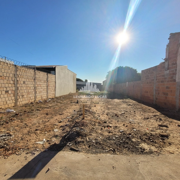 TERRENO DE 200 M² À VENDA NO BAIRRO REBELO PELO VALOR DE 95 MIL.: 1ª foto da galeria de imagens do imóvel